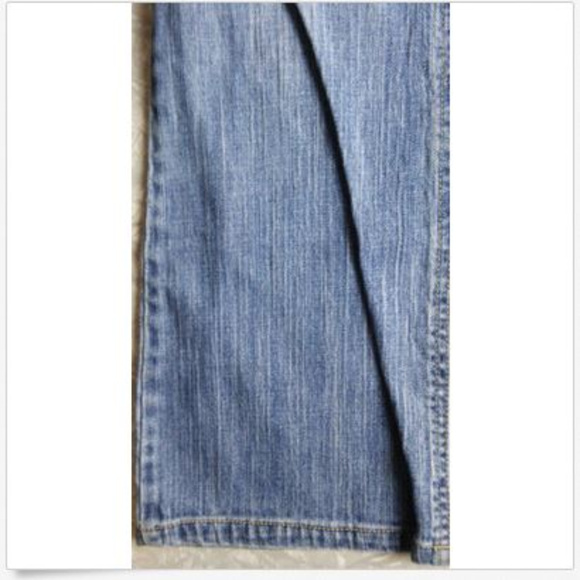 Old Navy Maternity Bootcut Jeans, Medium Wash - Picture 5 of 8
